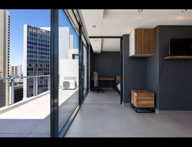 1 BEDROOM APARTMENT FOR SALE IN CAPE TOWN CITY CENTRE